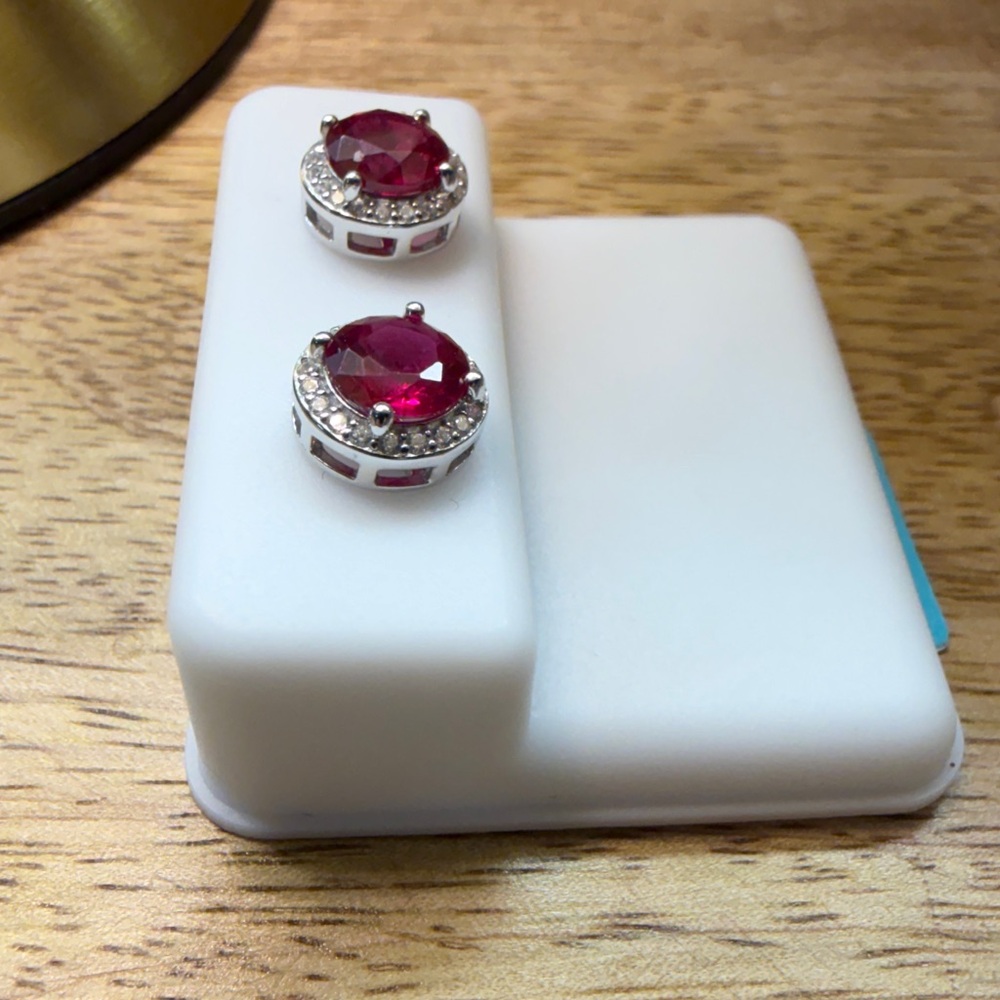 Elegant 925 Sterling Silver Ruby Red corundum halo Stud Earrings - Picture 2 of 5